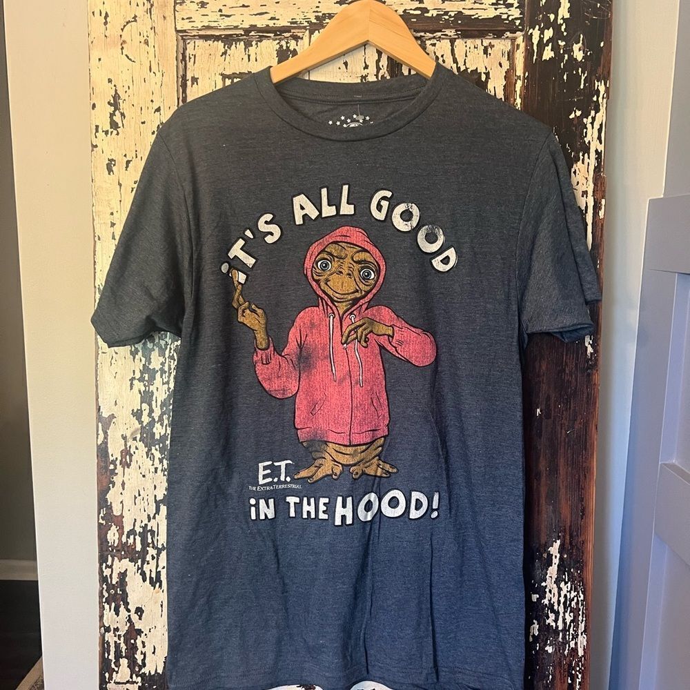 E.T. It’s all good in the Hood unisex T-shirt. Design. Size Medium.